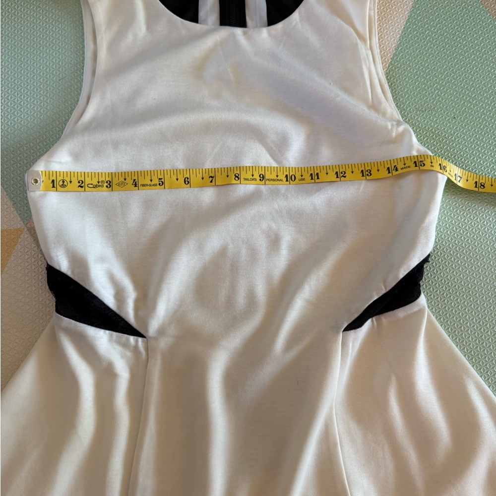Alice + Olivia White and Black Mini Skater Dress Size 10 NWT - Picture 6 of 11